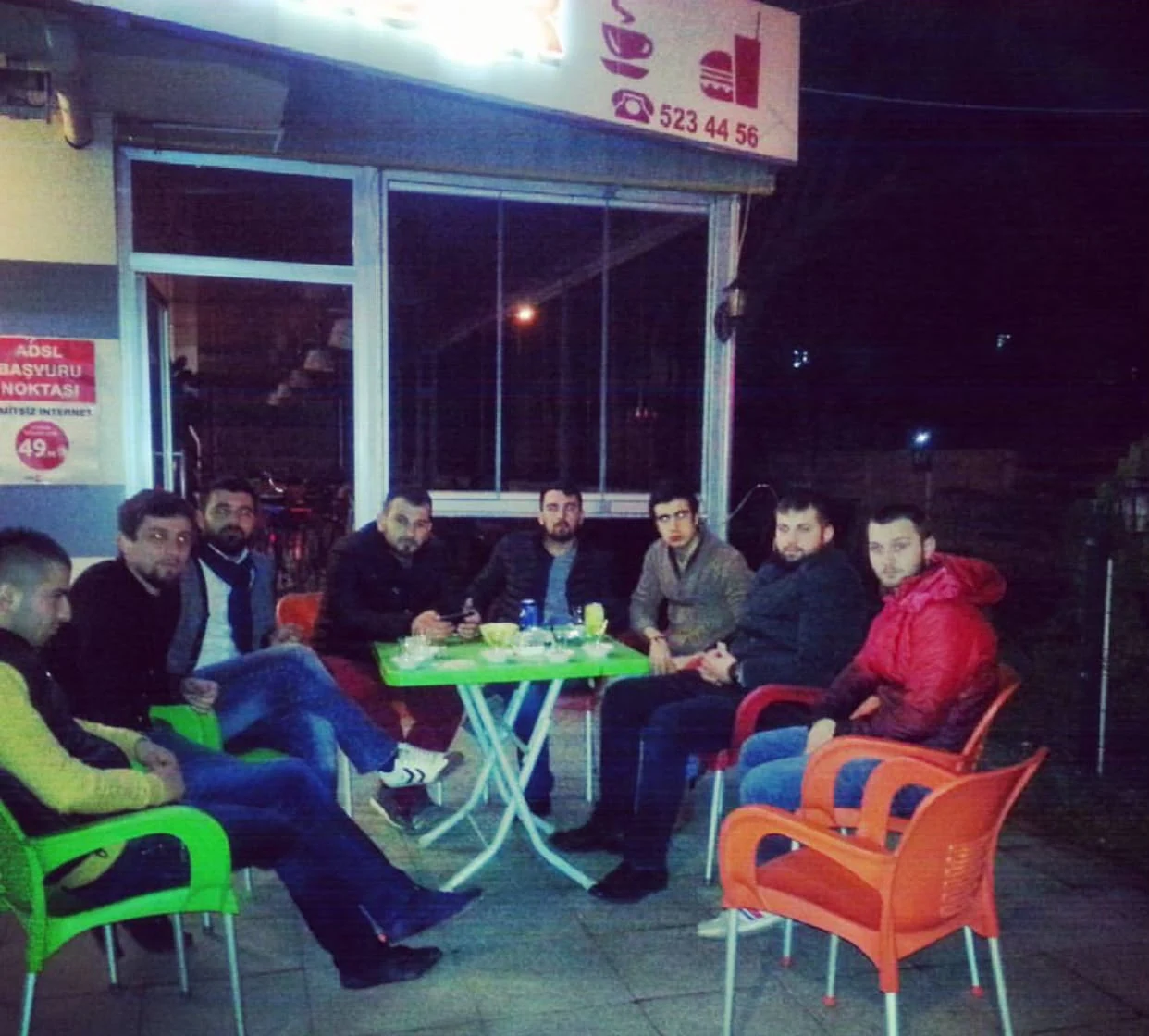 Dostlarla bir akşam buluşması